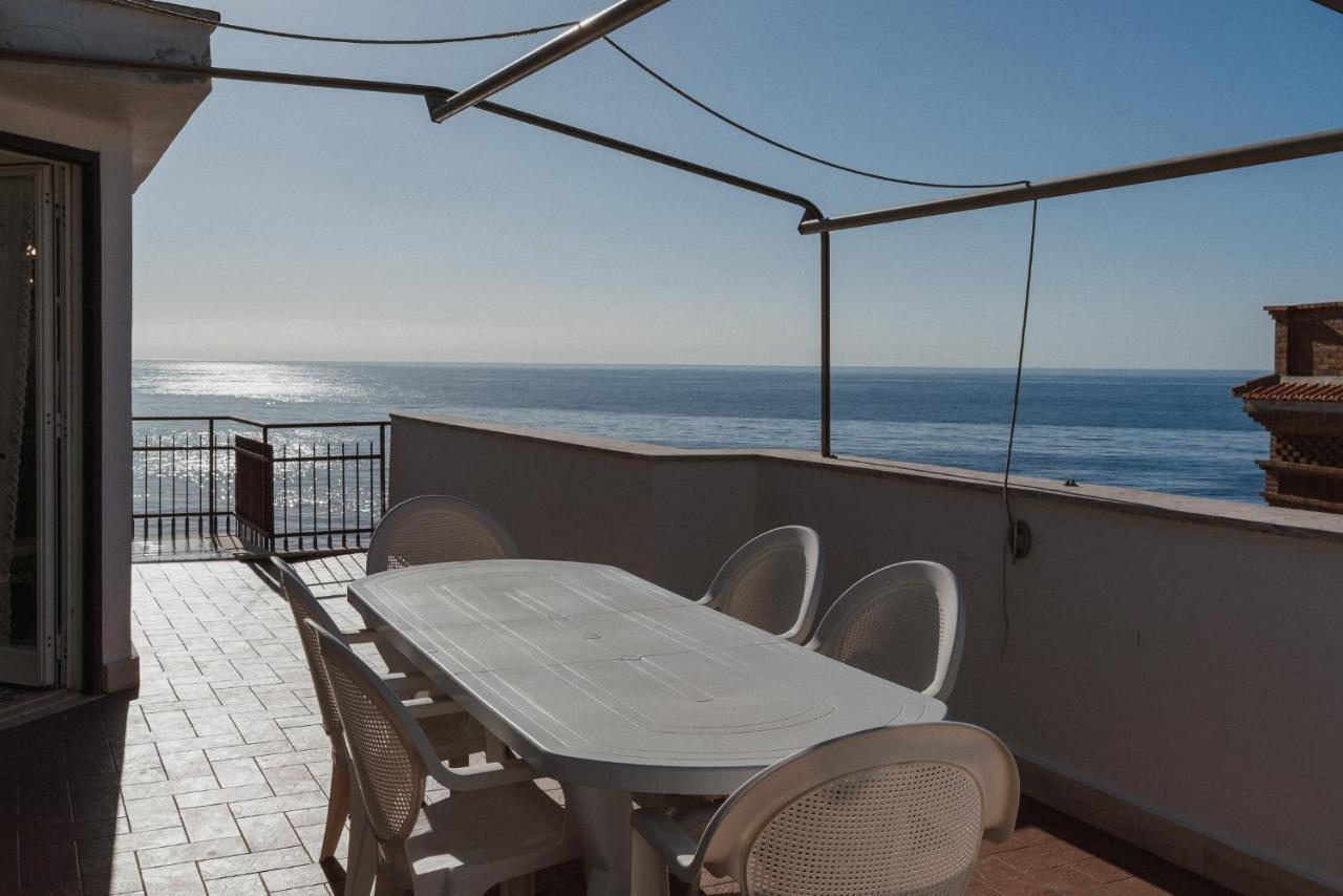 Be Your Home - Appartamento 4 Camere Sul Mare Scesa Al Mare Privata Santa Marinella Dış mekan fotoğraf